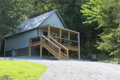 Image de Stylish cabin 4mins away from Cumberland Lake!