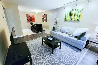 1br / 1b walking distance to Shands/Uf/Va, Pool!