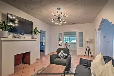 Image de New! Charming Home near Brickell w/ Private Yard!