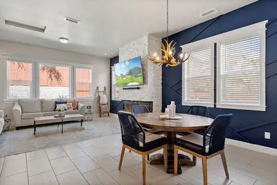 Image de Sweet Escape in the Pines w/ Hot Tub & Den 1 mi → Nau