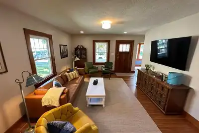 Image de Vintage Charm on Elson Ave.