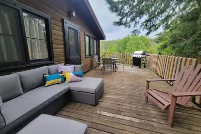 Image de Tranquil Off-Grid Oasis\n