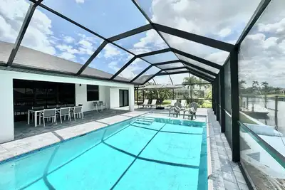 Image de New home, family-sized pool villa with whirlpool.