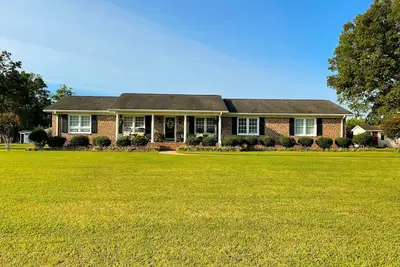 Image de Walking Bear Retreat near North Greenville University in a quiet country retreat