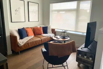 Image de Modern | Family Friendly | West Of Dt Yeg