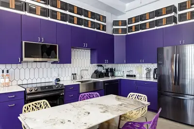 Image de Stylish, vibrant, new apartment just East of downtown Austin!