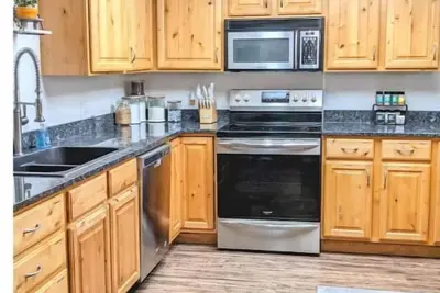 Image de Relax and Rejuvinate at the Gate City Grotto