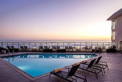 Image de Beach Adventure in Carlsbad Beach! 2 Courtyard Units, Outdoor Pool, Beachfront!