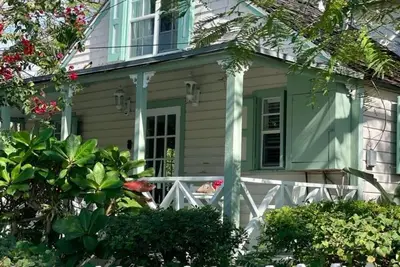 Image de Upper Dunmore House Historic Sweet and Cozy Bahamian Style Cottage!