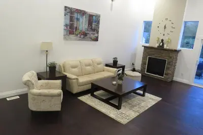 Image de Brand New Spacious Cottage by Simcoe lake