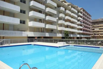 Image de Modern Apartment for 6 Guests by the Pool-beahost
