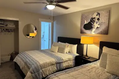 Image de Near Cowboy and Ranger Stadium/ Six Flags/ Hurricane Harbor/ Texas Live