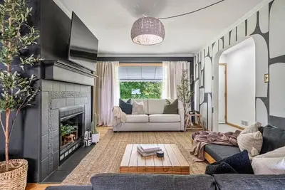 Image de The Distillery | Sleeps 10 Guests | Bbq and Patio!