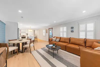 Image de The Magnolia-Just Renovated-1. 5 Blocks to King St