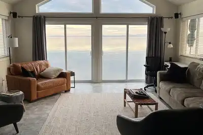 Image de 2 Br waterfront home. Colchester Point, Lake Champlain. 15 min to Burlington.