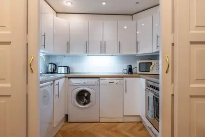 Image de Historic apartment close to Square of Peace