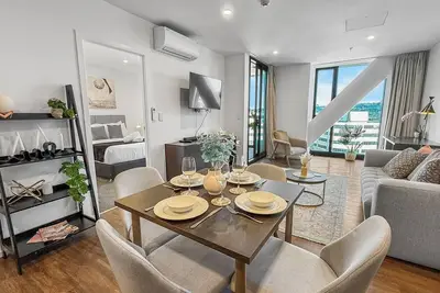 Image de Ellerslie Sanctuary | Luxury Apt & Great Amenities