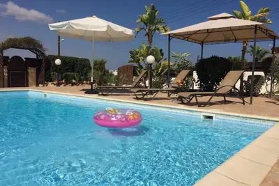Dream Beach Villa. 2 minute walk to beach