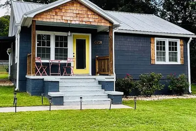 Image de Blue Bungalow w/ Free Golf Cart