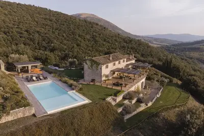 Image de Villa à San Giovanni Del Pantano avec 7 chambres à coucher, 14 couchages