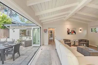 Image de 3907 Twin Tides - Updated Beach House with Hot Tub