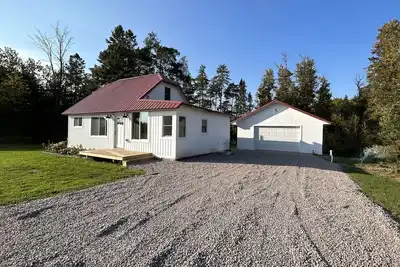 Image de Totally remodeled cabin, a street from the snowmobile/Orv trail with parking.