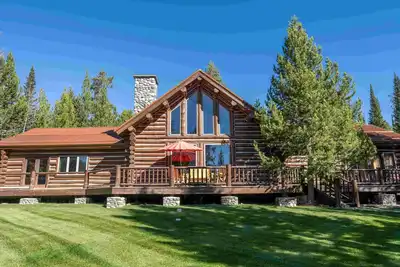 Old Trail Hideaway: 3  Br, 2  Ba House in, Sleeps 9