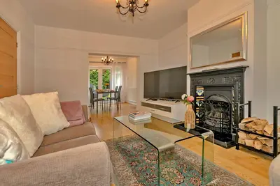 Image de DeBarnes House