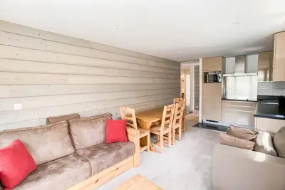 Image de 200m du centre station, 1er étage, balcon, télévision, casier à ski, 58m², Tignes