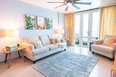 Image de A cozy apartment with a spectacular ocean view!