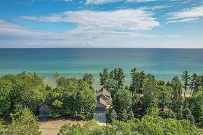 Image de Waterfront Lake Huron Getaway w/ Private Beach!