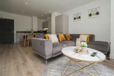 Image de Modern 2-Bedroom Apartment in the Center of Solihull