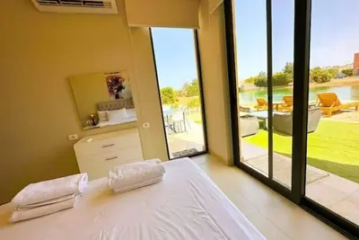 Image de 3-Br Duplex/Sharing pool