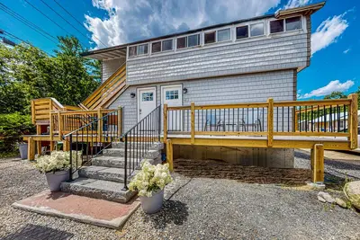 Image de Shorebreeze Inn | Tri-Plex in Kennebunk, Family Fun, Pool, Outdoor games