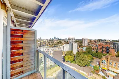 Image de Spacious 3 bed With City Views in Limehouse