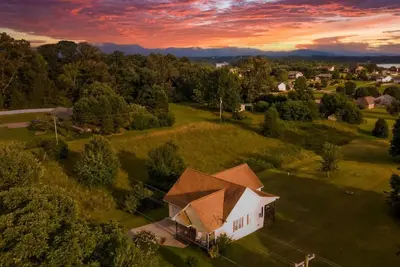 Image de Charming Family Country Lane Cottage| 3 min to lake