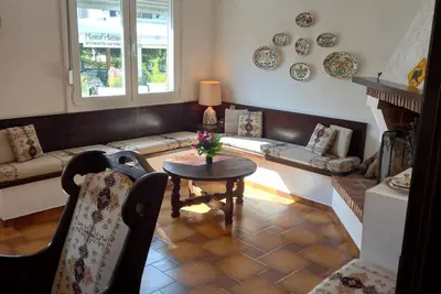 Image de Cozy Traditional Greek one bed Flat, 7 min Away From Airport 50ft to the Beach