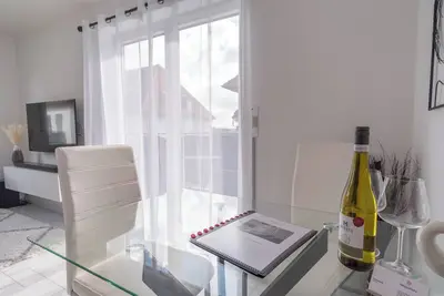 Image de 2 rooms with balcony, underground parking, workplace, free coffee, 4k Tv, fast wifi