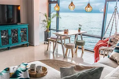 Image de Full ocean view from entire condo. 2Beds/1bath with free parking