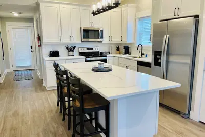 Image de New! Modern 3 bedroom beach condo with hot tub - Beach Dune