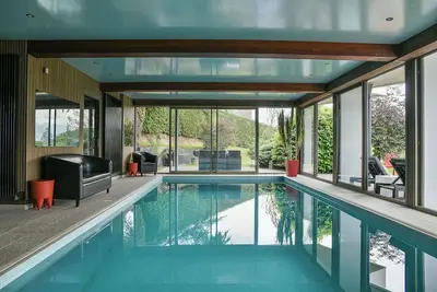 Image de Superbe villa avec piscine intérieure, jacuzzi, sauna et salle de sport
