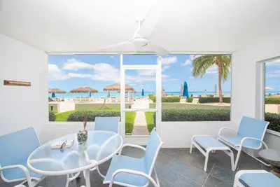 Image de Walk out the door onto 7-Mile Beach! Discovery Point Club #28