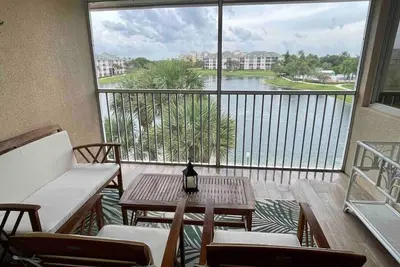 Image de Sunrise & Sunset views, Pool, 1/2 mile to beach!