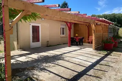 Image de Apt indépendant mauve /terrasse /parking/5 km des activités du lac de St Pardoux