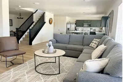 Image de Stunning Modern Desert Oasis 4bd