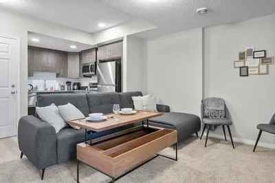 Image de New! Mins to Airport | 2br Modern Private Suite