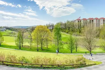 Image de Top Floor | Golf Views | Wi-Fi | Close to 76, Shows and Attractions (0605)