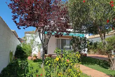 Image de Maison Calme et Fleuri, á 8 Minutes á Pied de la Plage