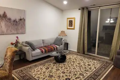 Image de Lovely 2nd level 2 bed 2 baths condo