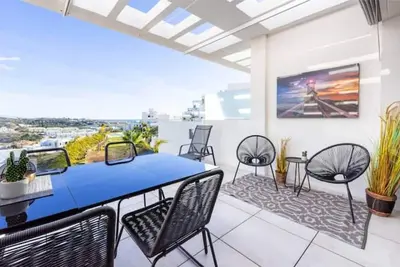 La Cala de Mijas Modern Apartment in Casa Banderas with Great Views & Amenities